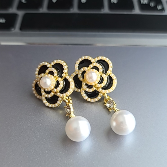 flower earrings - Picture 6 of 8